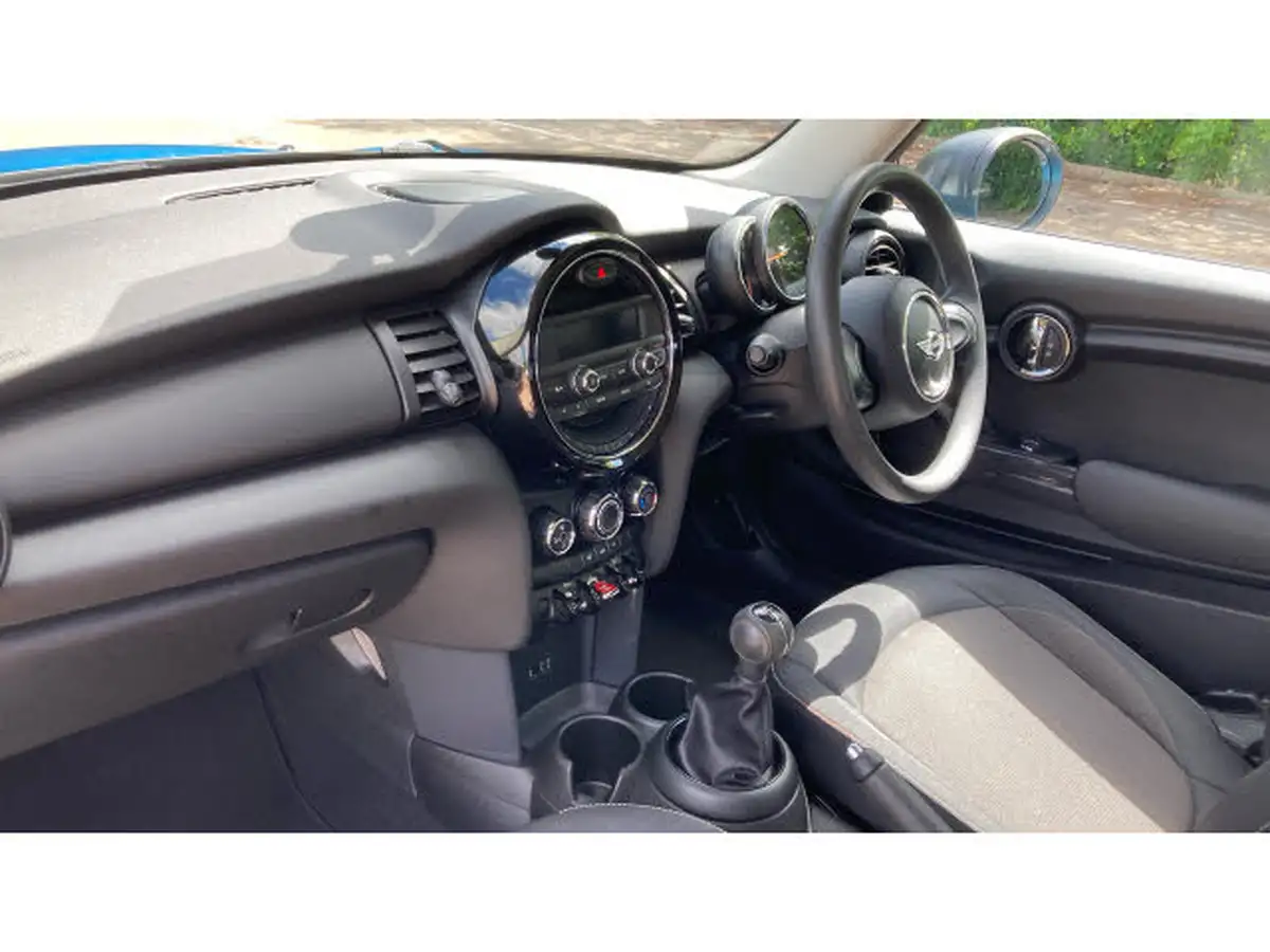 2017-mini-cooper-12-one-3d-big-8