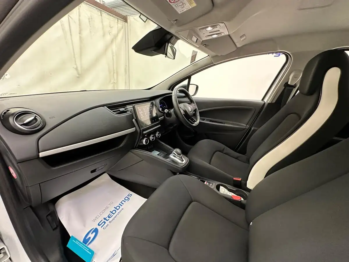2021-renault-zoe-e-i-play-big-25