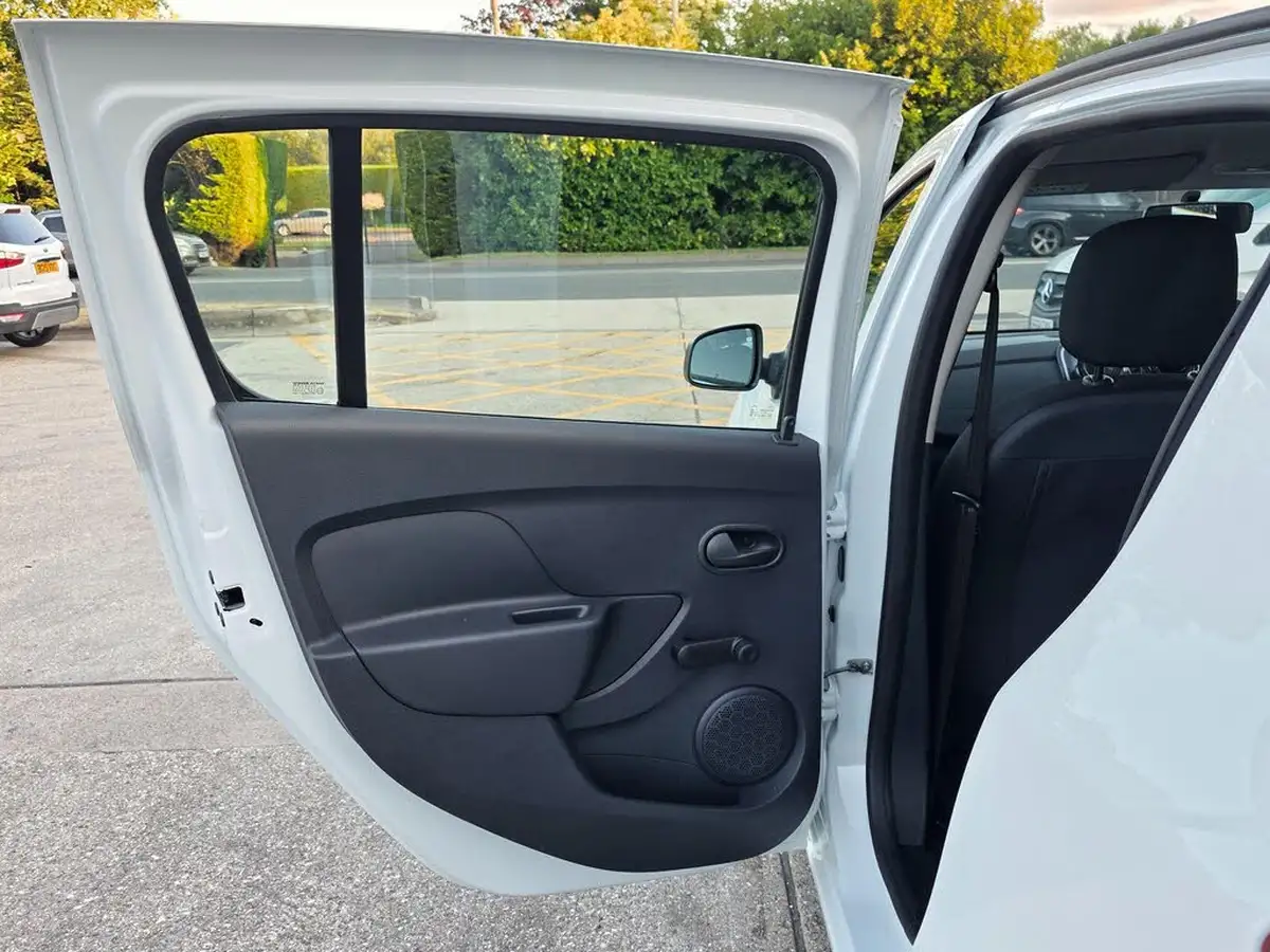 2017-dacia-sandero-10-sce-access-big-19