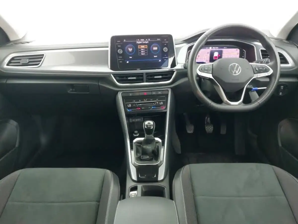 2024-volkswagen-t-roc-15-tsi-style-hatchback-5d-big-2