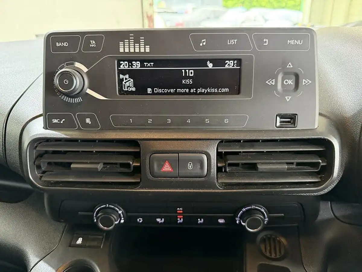 2020-vauxhall-combo-15cdti-sportive-2300-100pseu6d-t-l2h1-panel-big-21