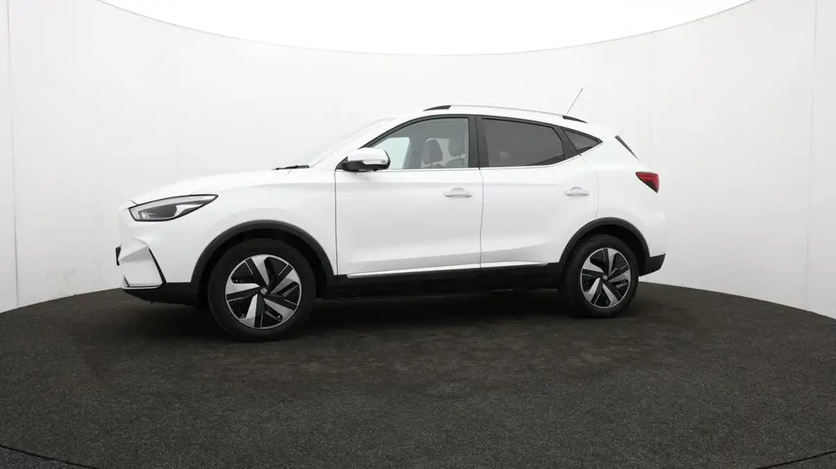 2022-mg-zs-suv-e-trophy-ev-156ps-long-range-big-69