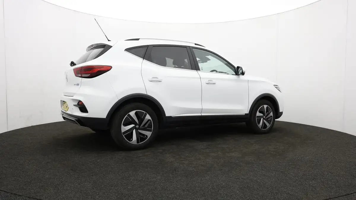 2022-mg-zs-suv-e-trophy-ev-156ps-long-range-big-17