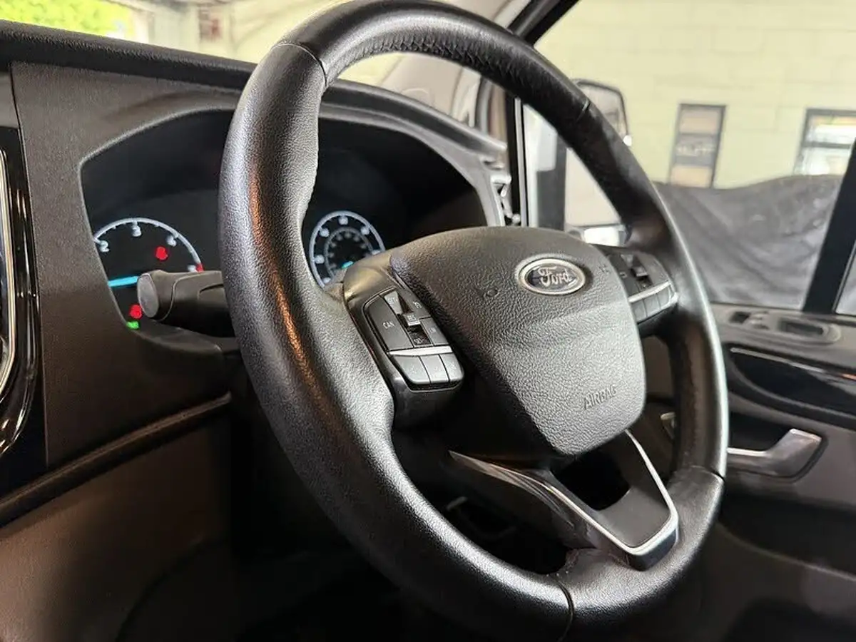 2020-ford-transit-custom-20tdci-300-l1h1-limited-130pseu6dt-panel-van-big-45
