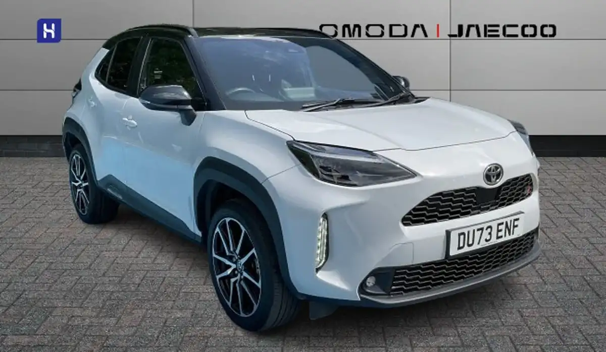 2023-toyota-yaris-cross-15-vvt-i-gr-sport-big-0