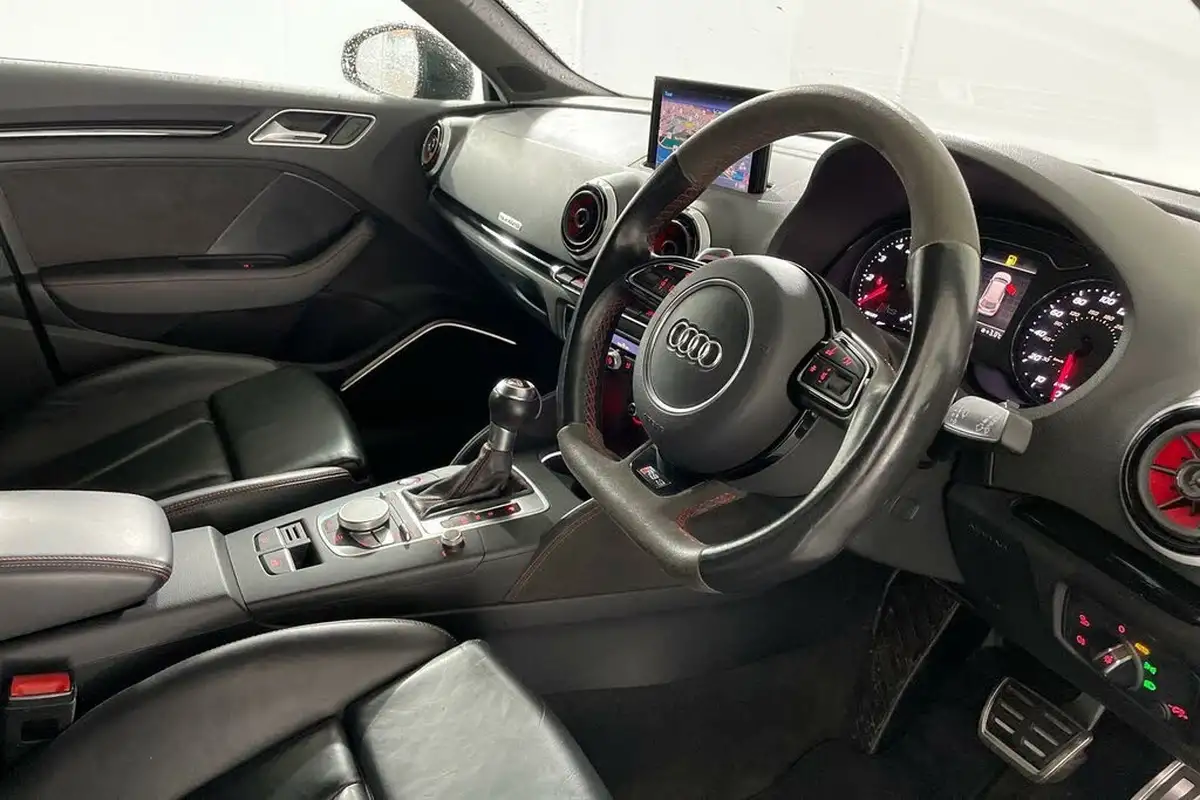 2016-audi-rs3-25-tfsi-quattro-nav-big-24