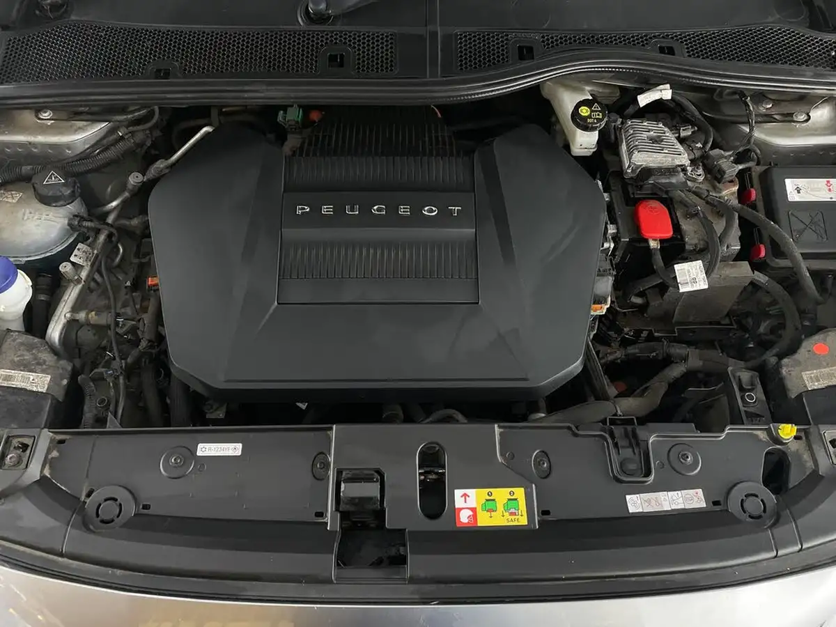 2021-peugeot-208-e-gt-premium-big-46