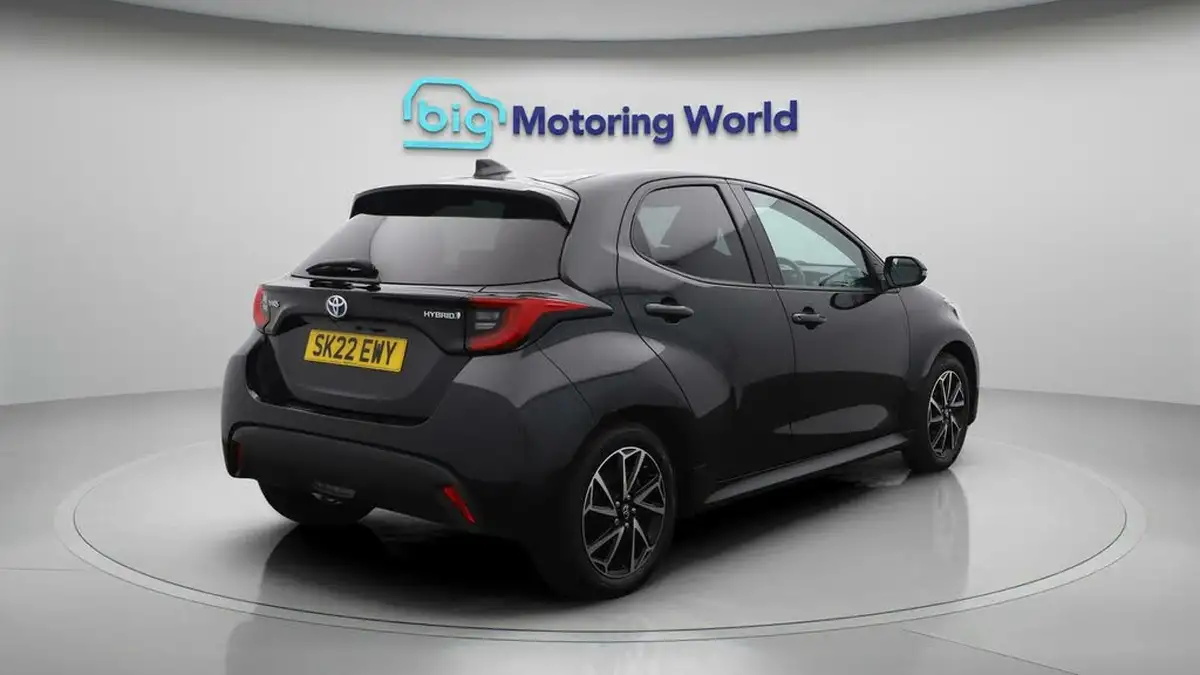 2022-toyota-yaris-15-vvt-i-design-big-8