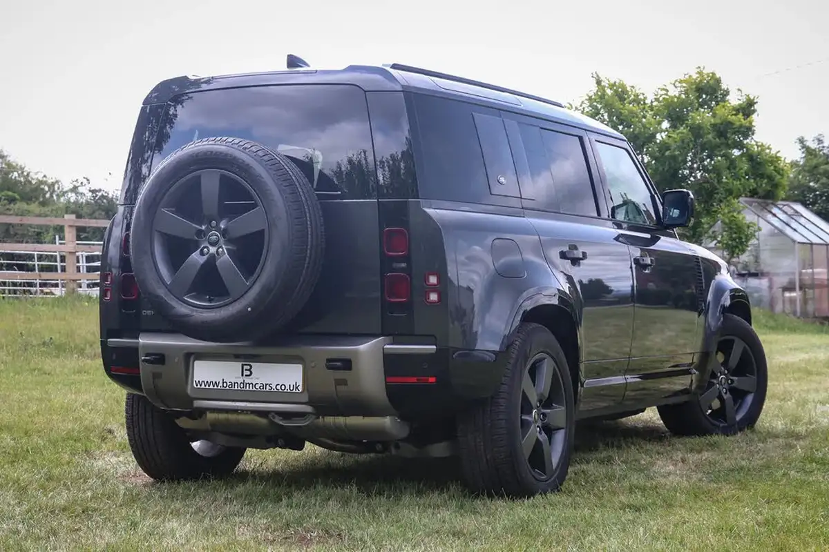 2024-land-rover-110-defender-30-d300-x-dynamic-hse-big-6
