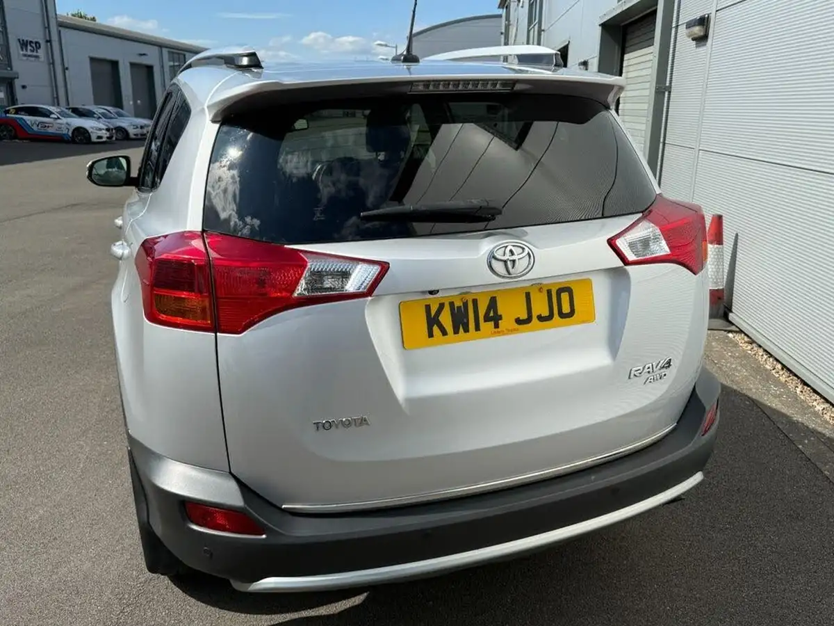 2014-toyota-rav4-22td-invincible-22d-4d-nav-big-29