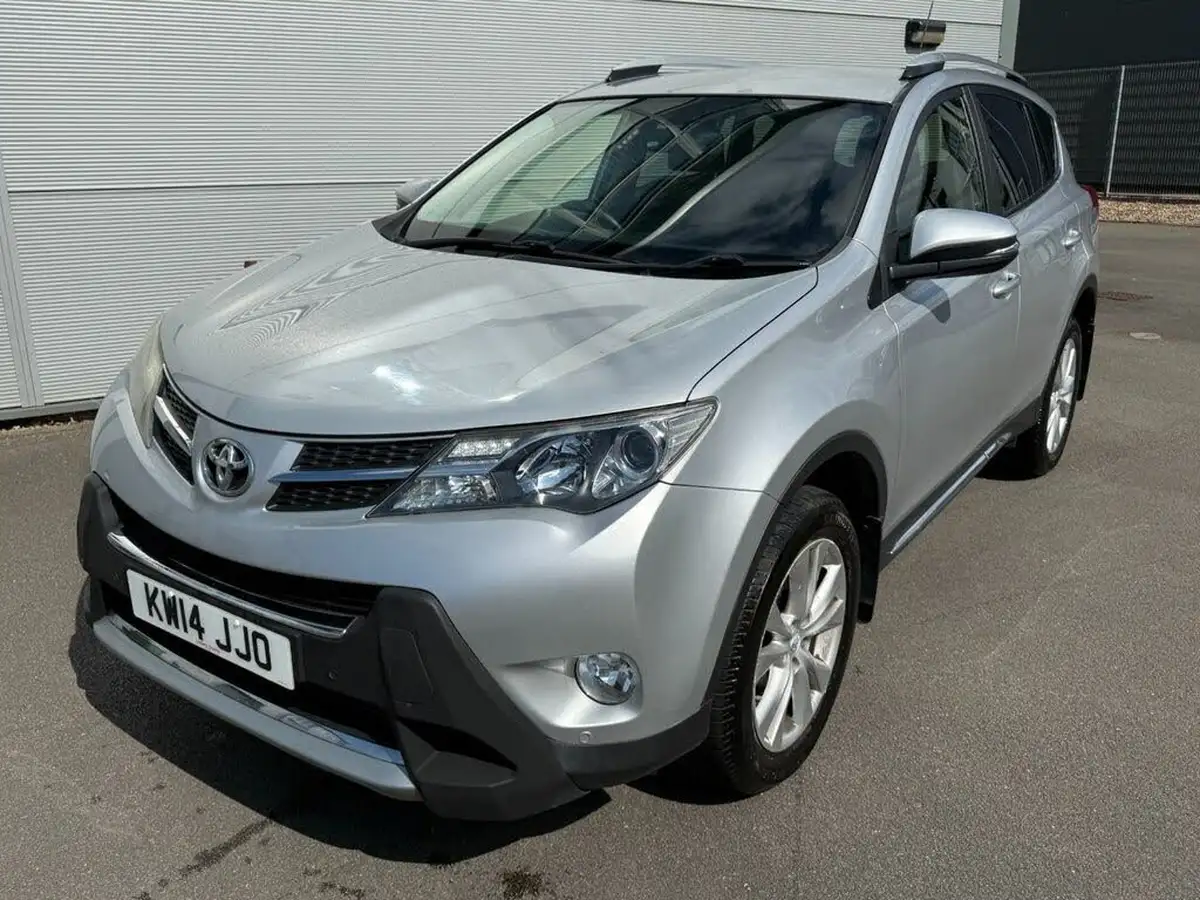 2014-toyota-rav4-22td-invincible-22d-4d-nav-big-5