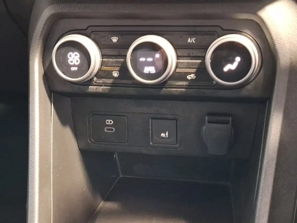 2024-dacia-jogger-16-tce-extreme-big-17