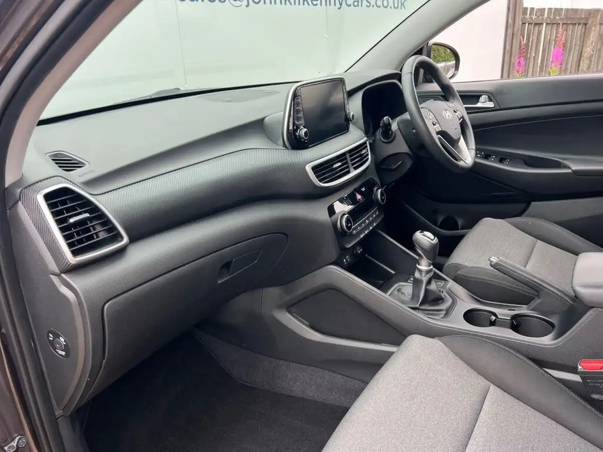 2019-hyundai-tucson-16-gdi-se-nav-big-15