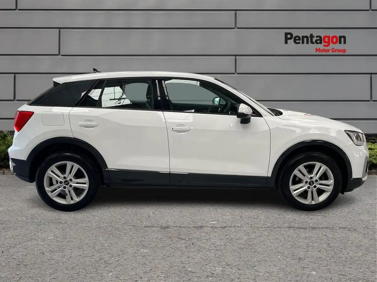 2023-audi-q2-15-35-tfsi-sport-s-tronic-big-12