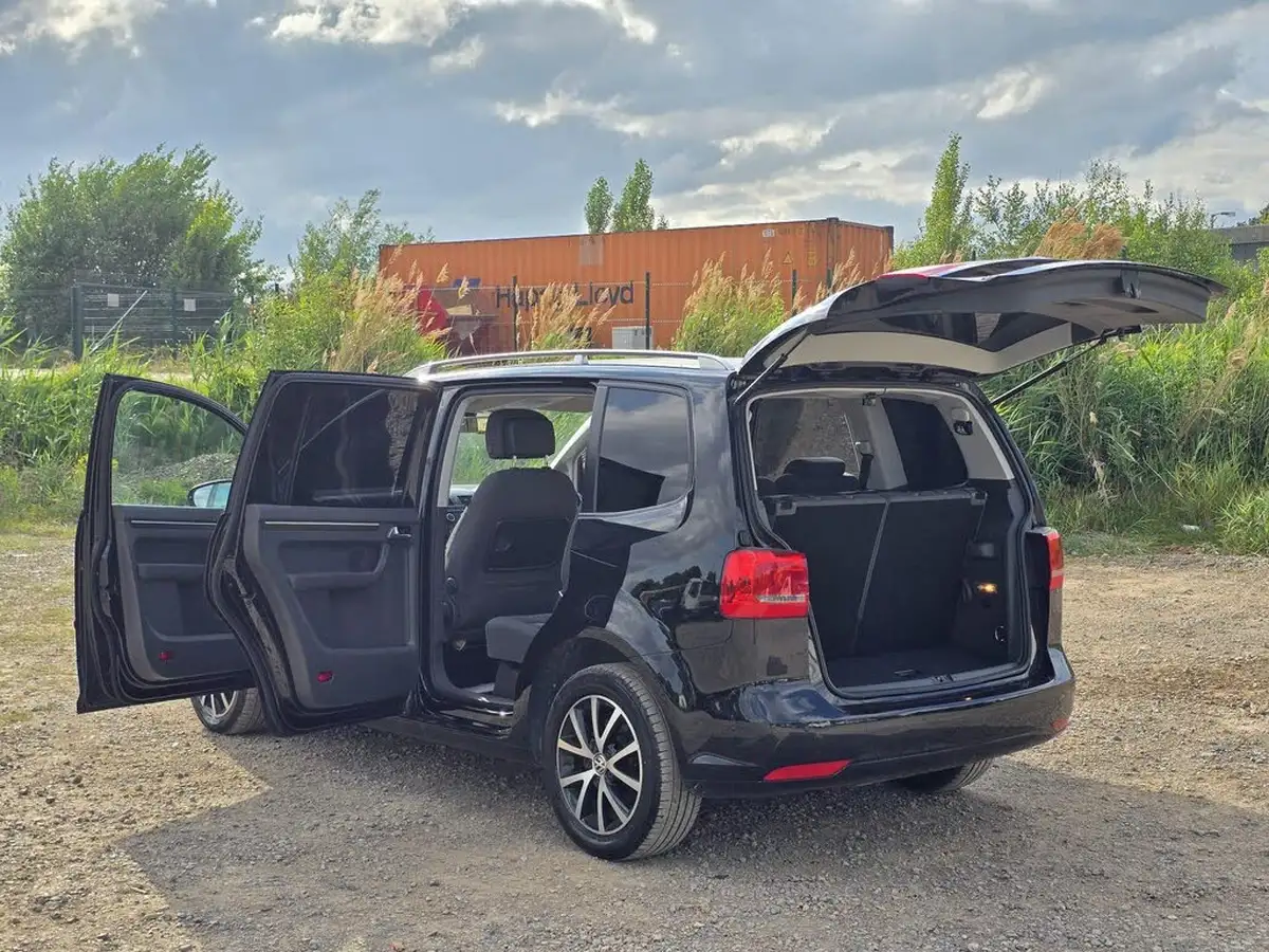 2014-volkswagen-touran-big-7