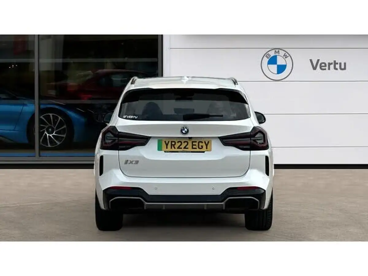 2022-bmw-ix3-e-m-sport-big-14