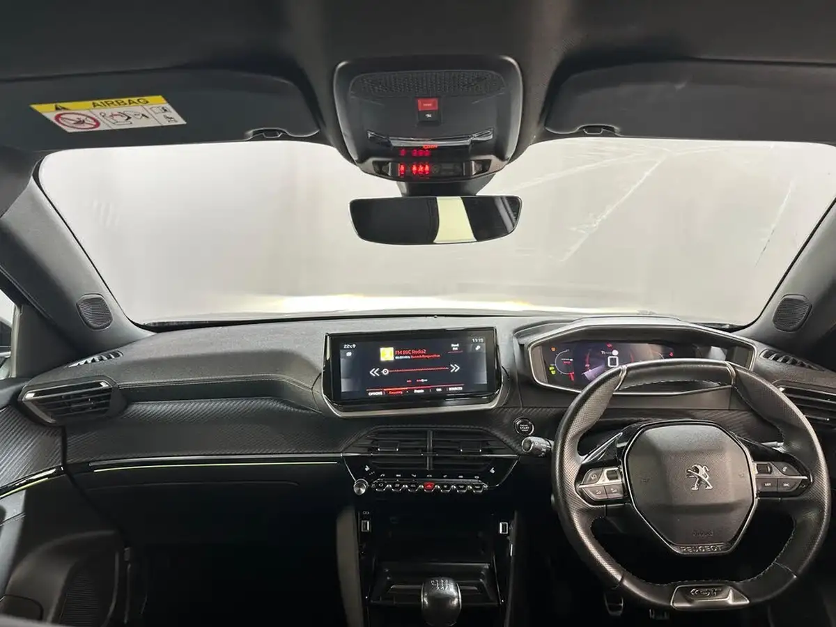 2022-peugeot-2008-suv-12-puretech-gt-big-10
