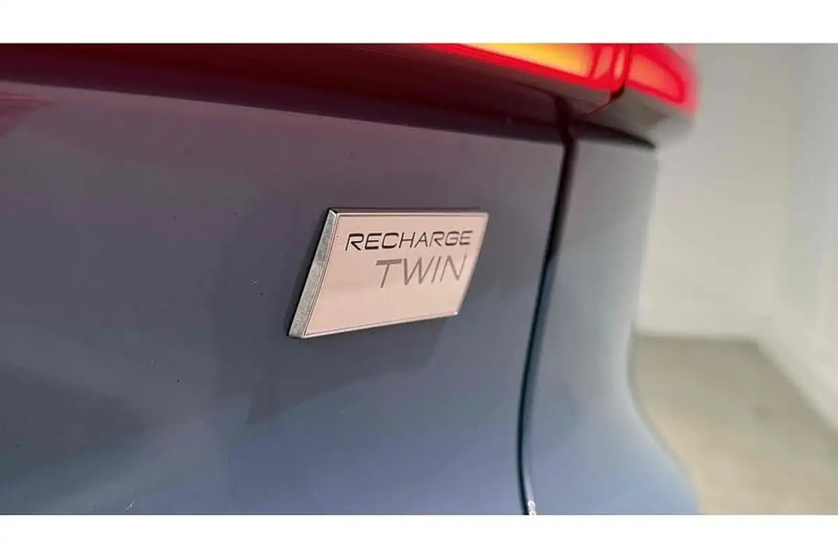 2022-volvo-c40-e-twin-recharge-pro-big-13