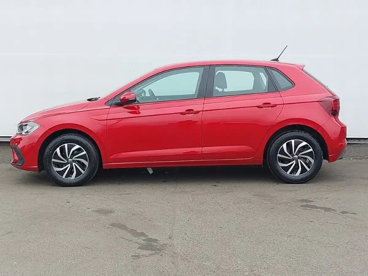 2021-volkswagen-polo-10-tsi-life-big-3