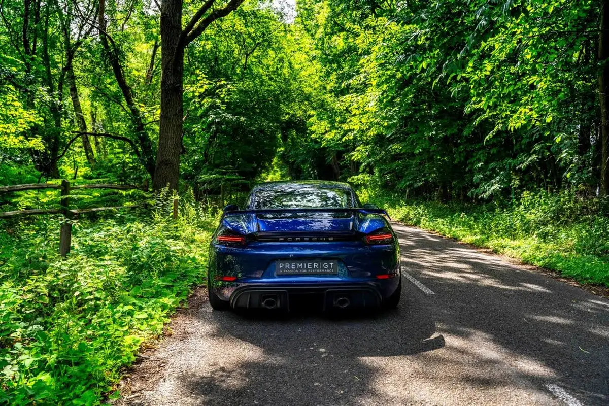 2020-porsche-cayman-718-40-cayman-gt4-big-4