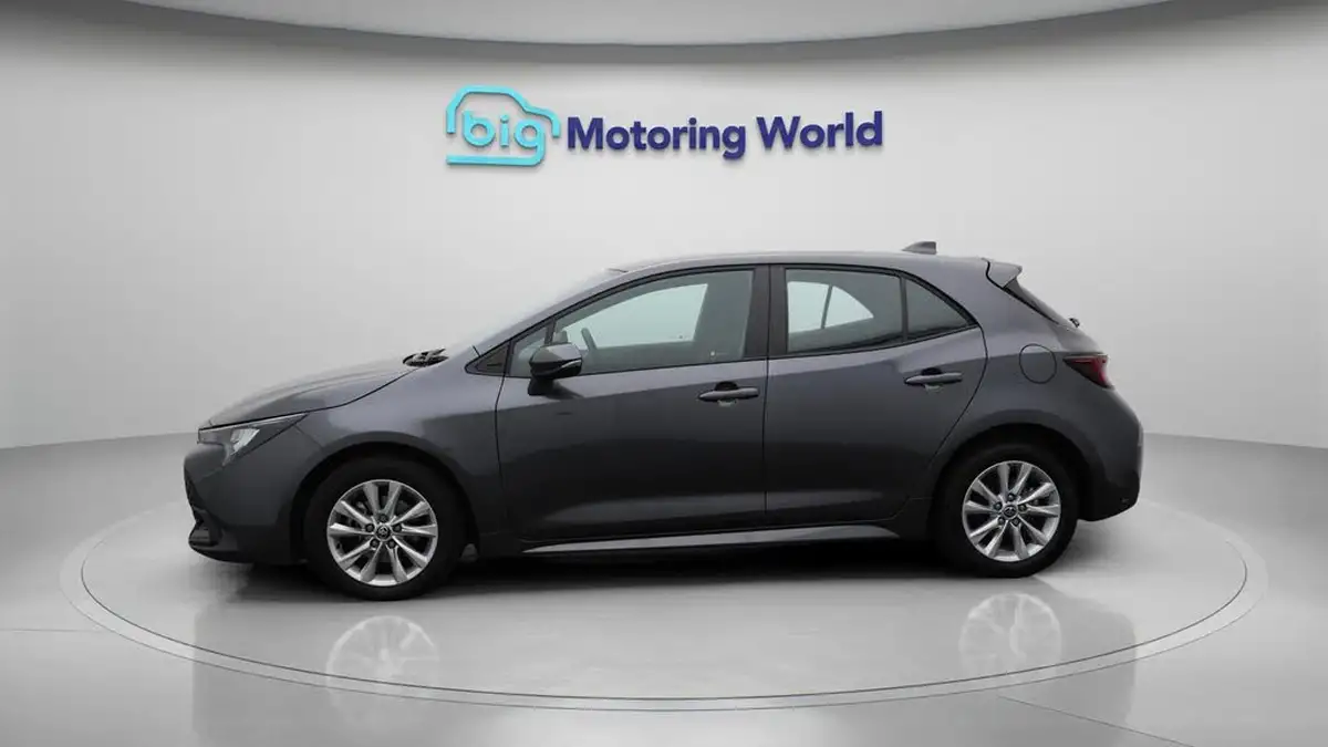 2023-toyota-corolla-18-vvt-i-icon-138bhp-hatchback-5d-big-4