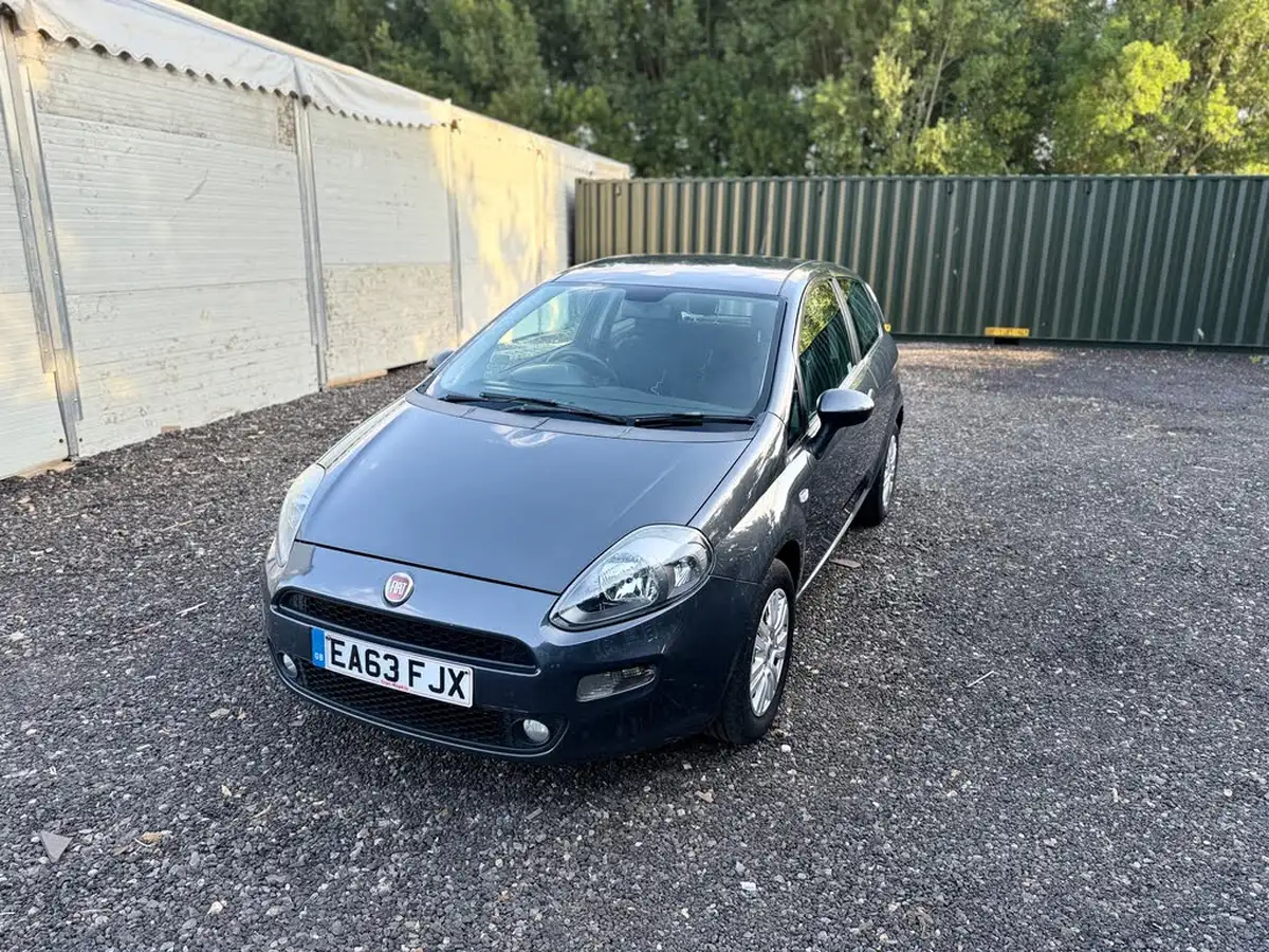 2013-fiat-punto-14-easy-8v-77bhp-ss-3d-big-5
