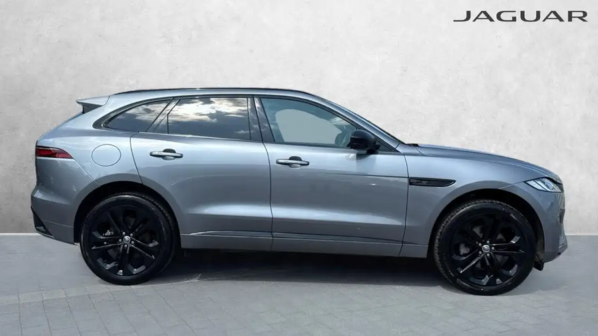 2024-jaguar-f-pace-20-d200-r-dynamic-hse-black-big-4