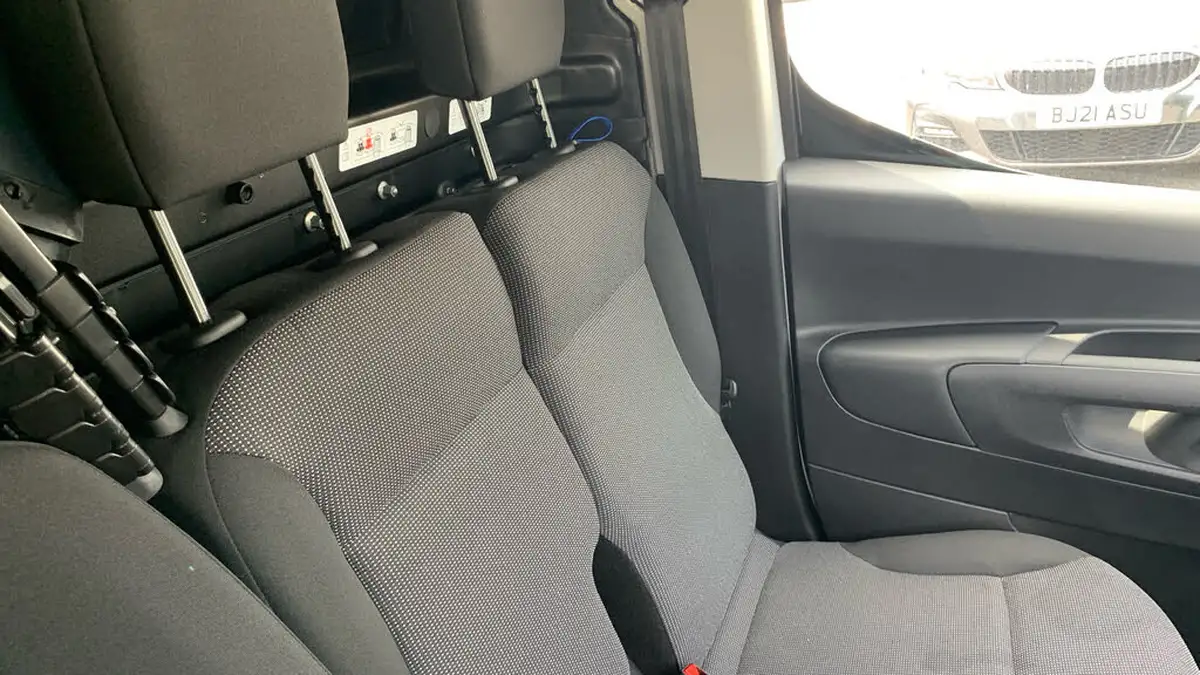 2024-citroen-berlingo-15-bluehdi-m-driver-100pseu6e-big-24