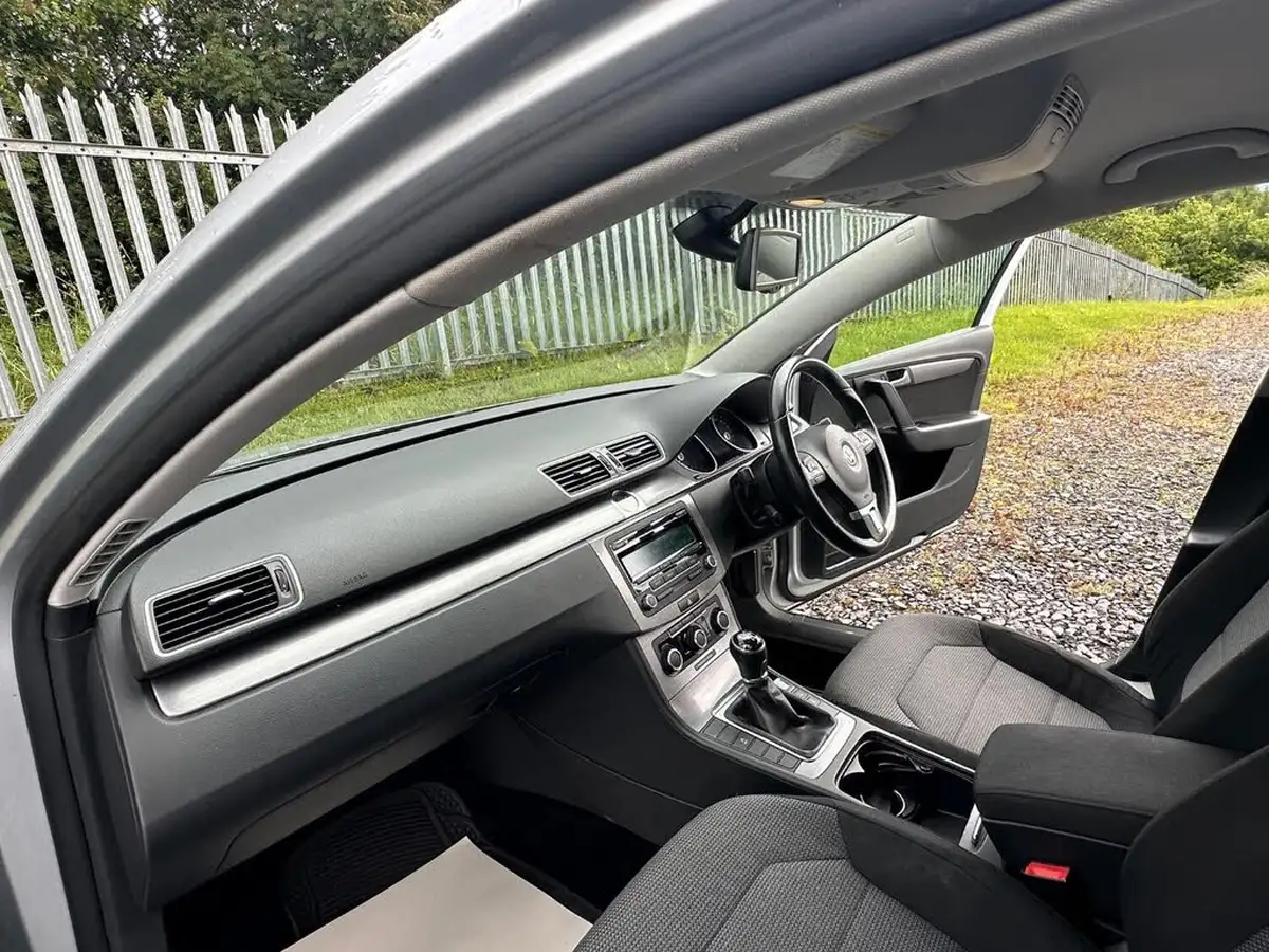 2012-volkswagen-passat-16td-se-estate-5d-big-15