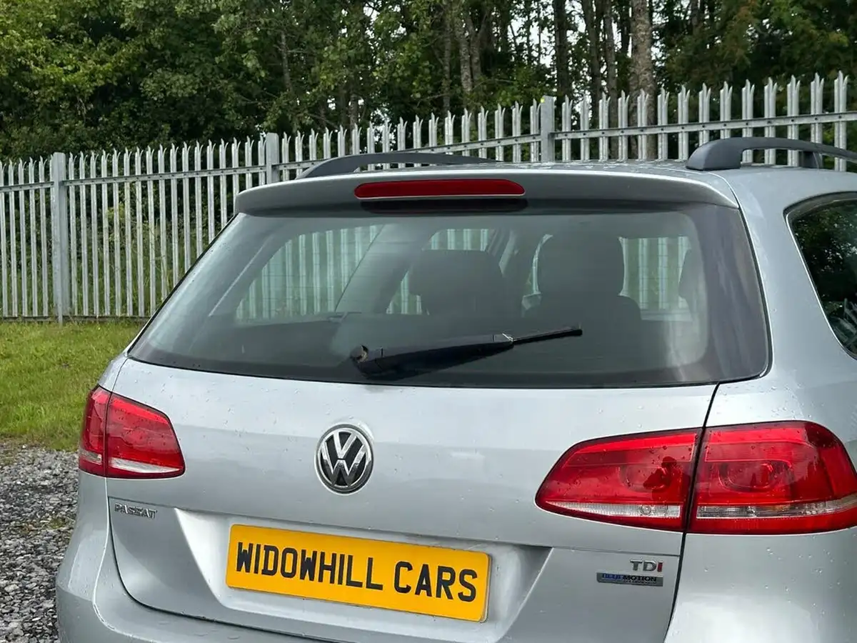 2012-volkswagen-passat-16td-se-estate-5d-big-11