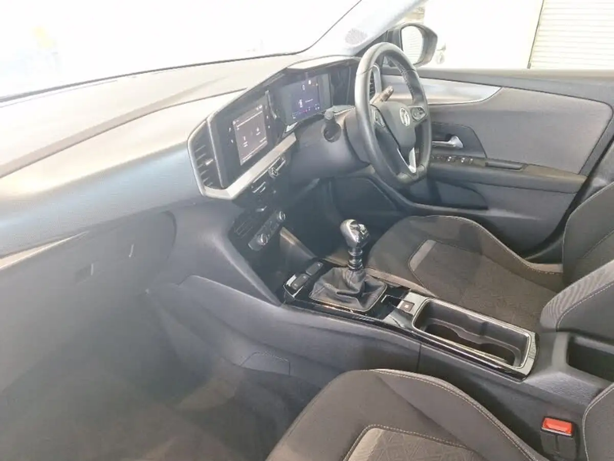 2022-vauxhall-mokka-12-se-edition-big-4