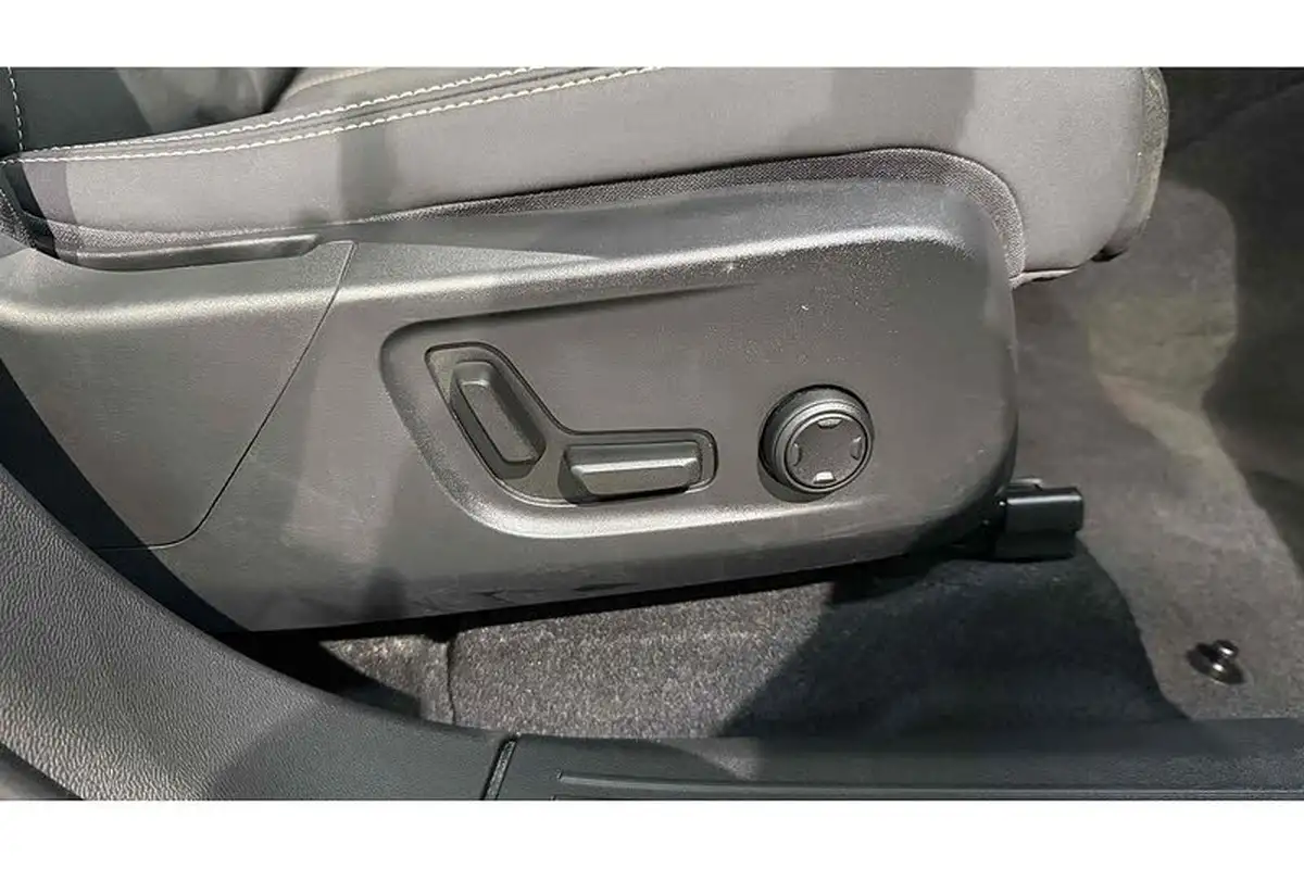 2022-volvo-c40-e-twin-recharge-pro-big-17