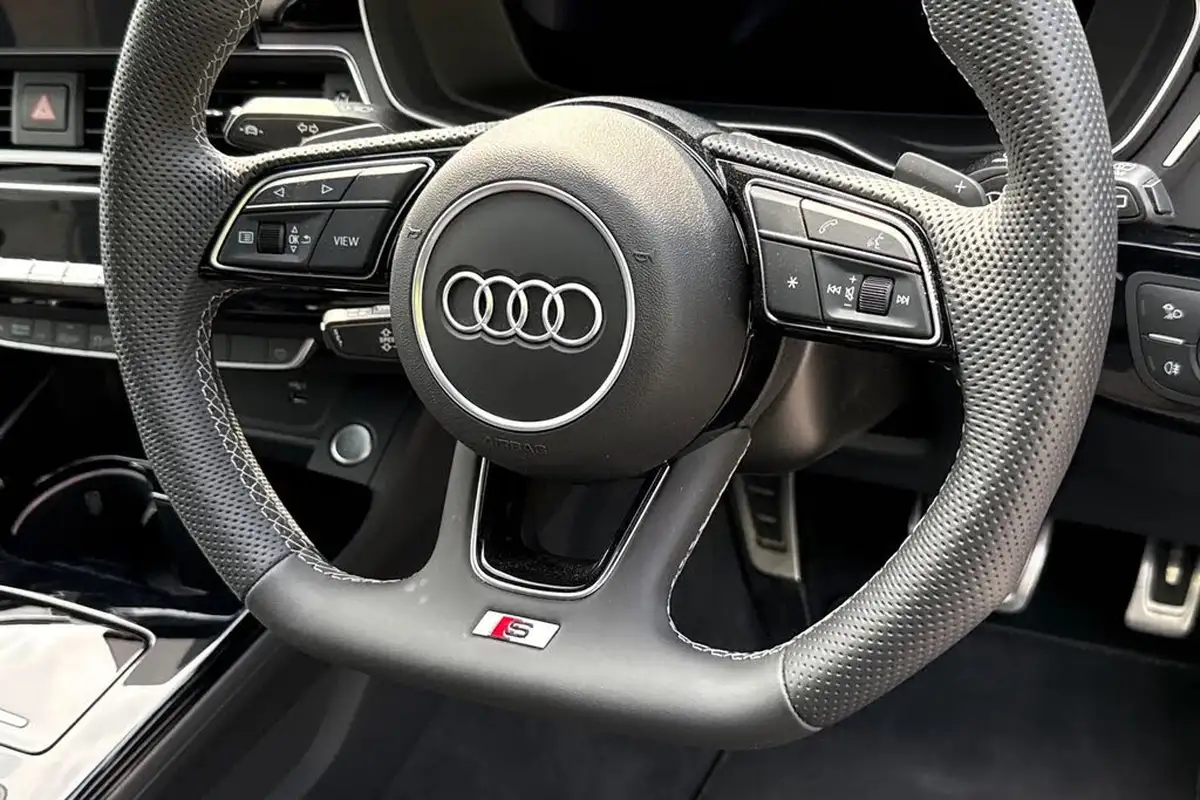 2024-audi-a4-avant-20-35-tfsi-black-edition-big-31