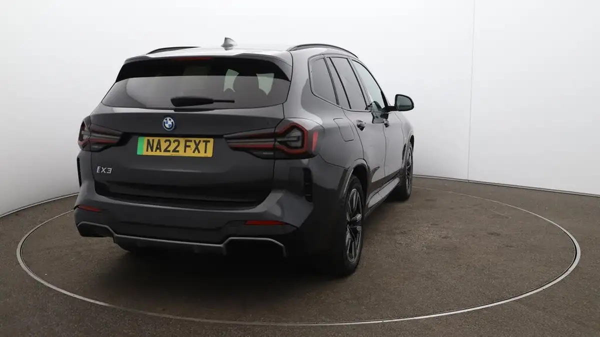2022-bmw-ix3-e-m-sport-big-60