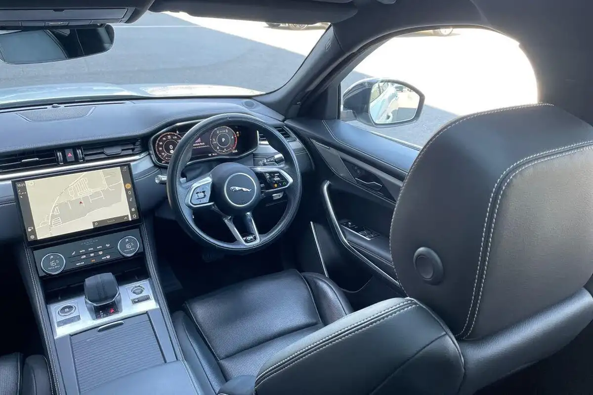 2021-jaguar-f-pace-big-51