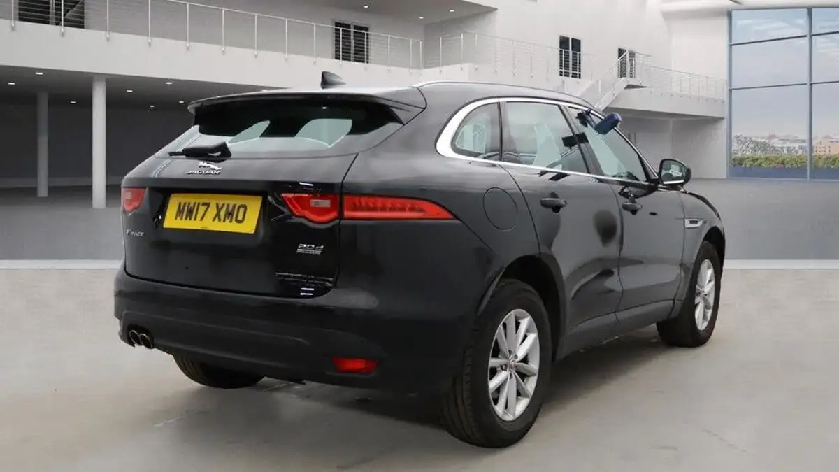 2017-jaguar-f-pace-20-i4d-prestige-180ps-awd-ss-auto-big-7