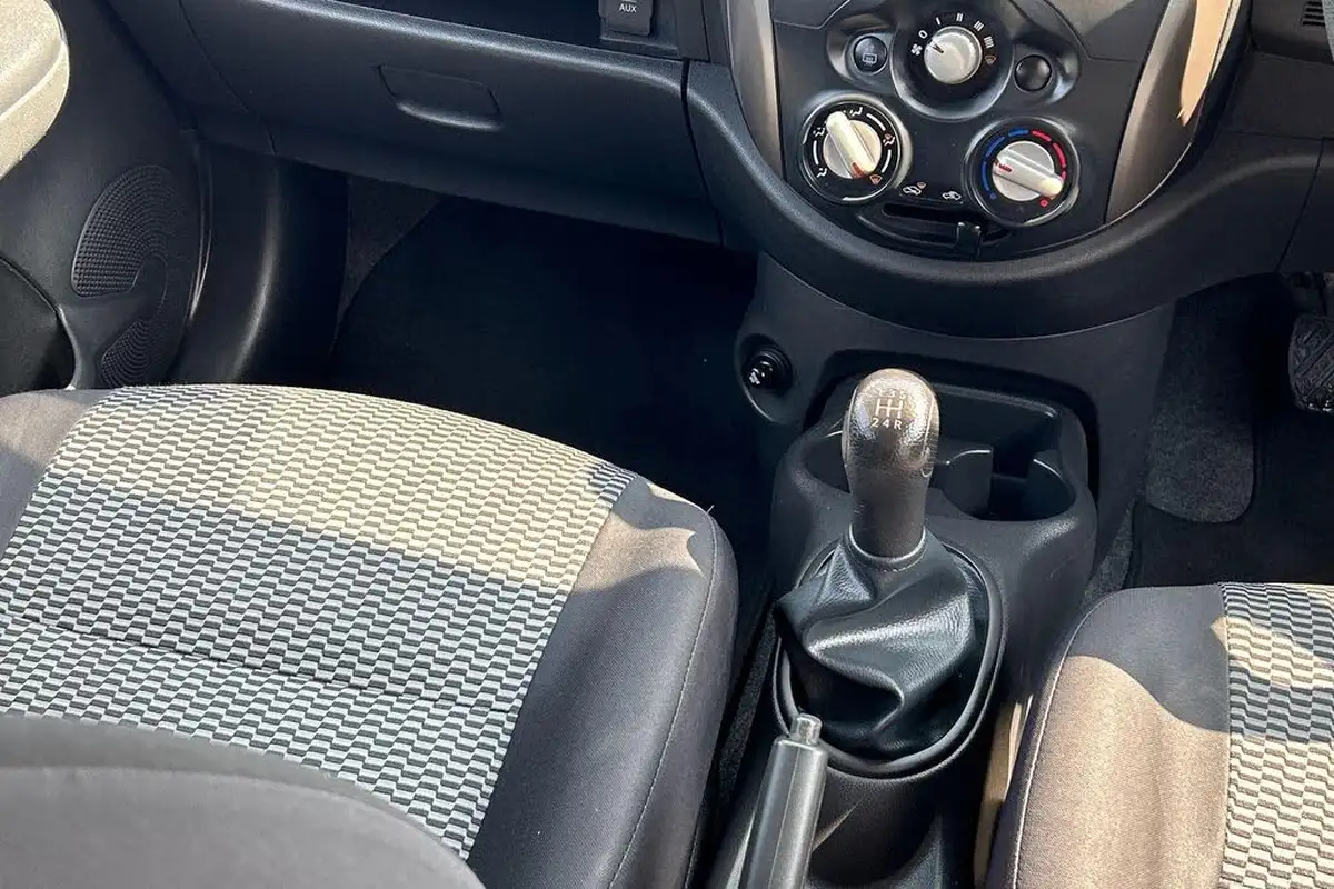 2014-nissan-micra-12-visia-80ps-big-16