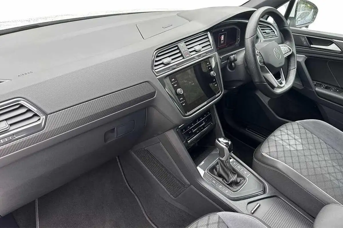 2023-volkswagen-tiguan-15-tsi-r-line-edition-big-1