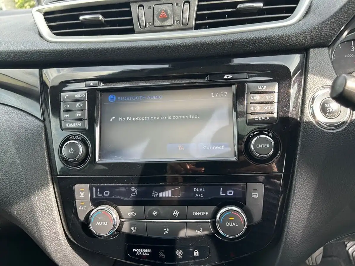 2015-nissan-qashqai-15dci-n-tec-big-21