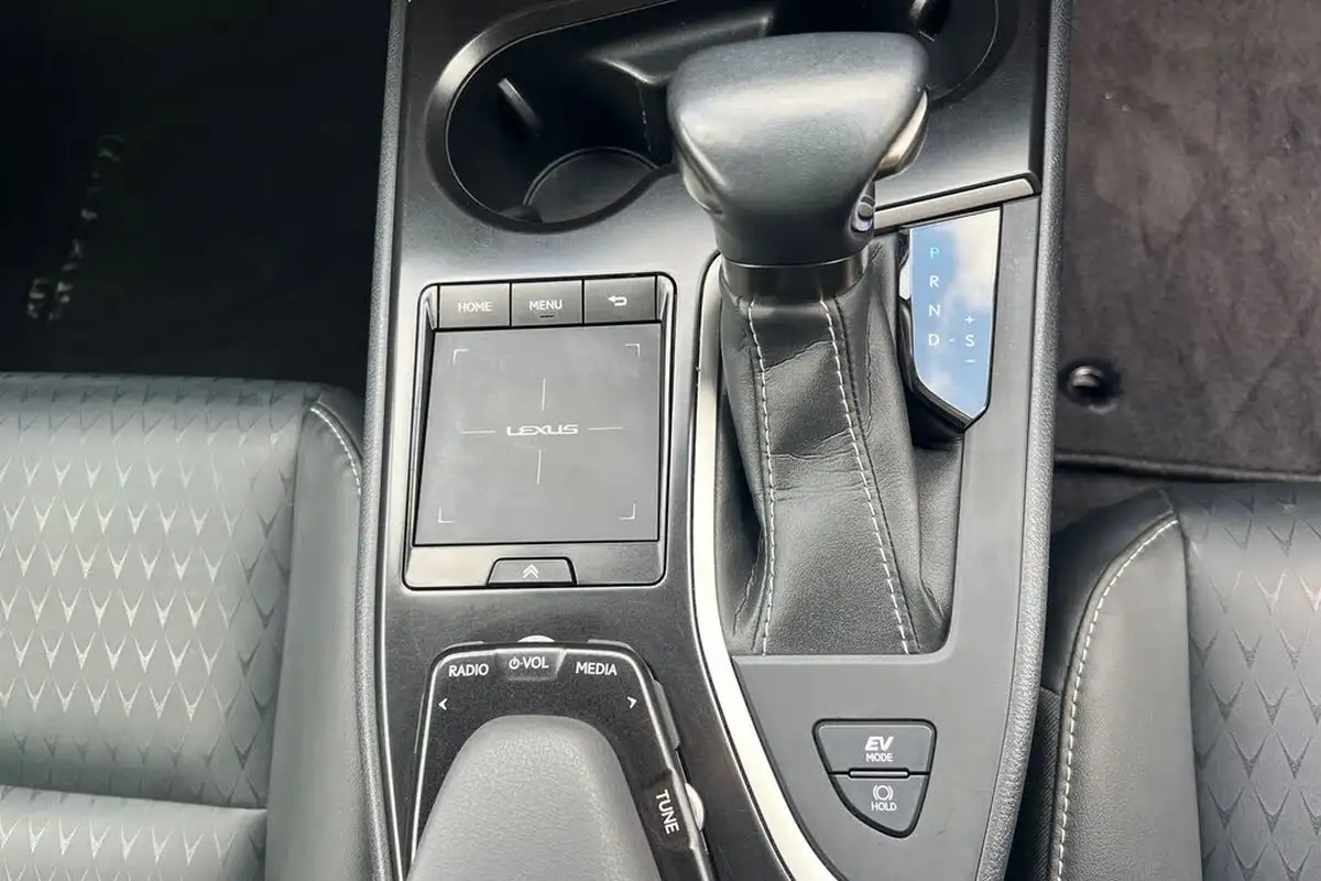 2022-lexus-ux-250h-20-ux-184bhp-without-navigation-big-11