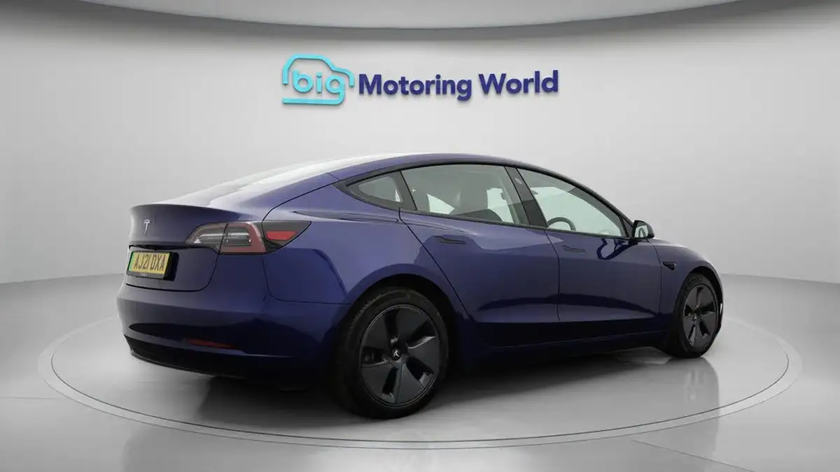2021-tesla-model-3-e-standard-plus-big-7