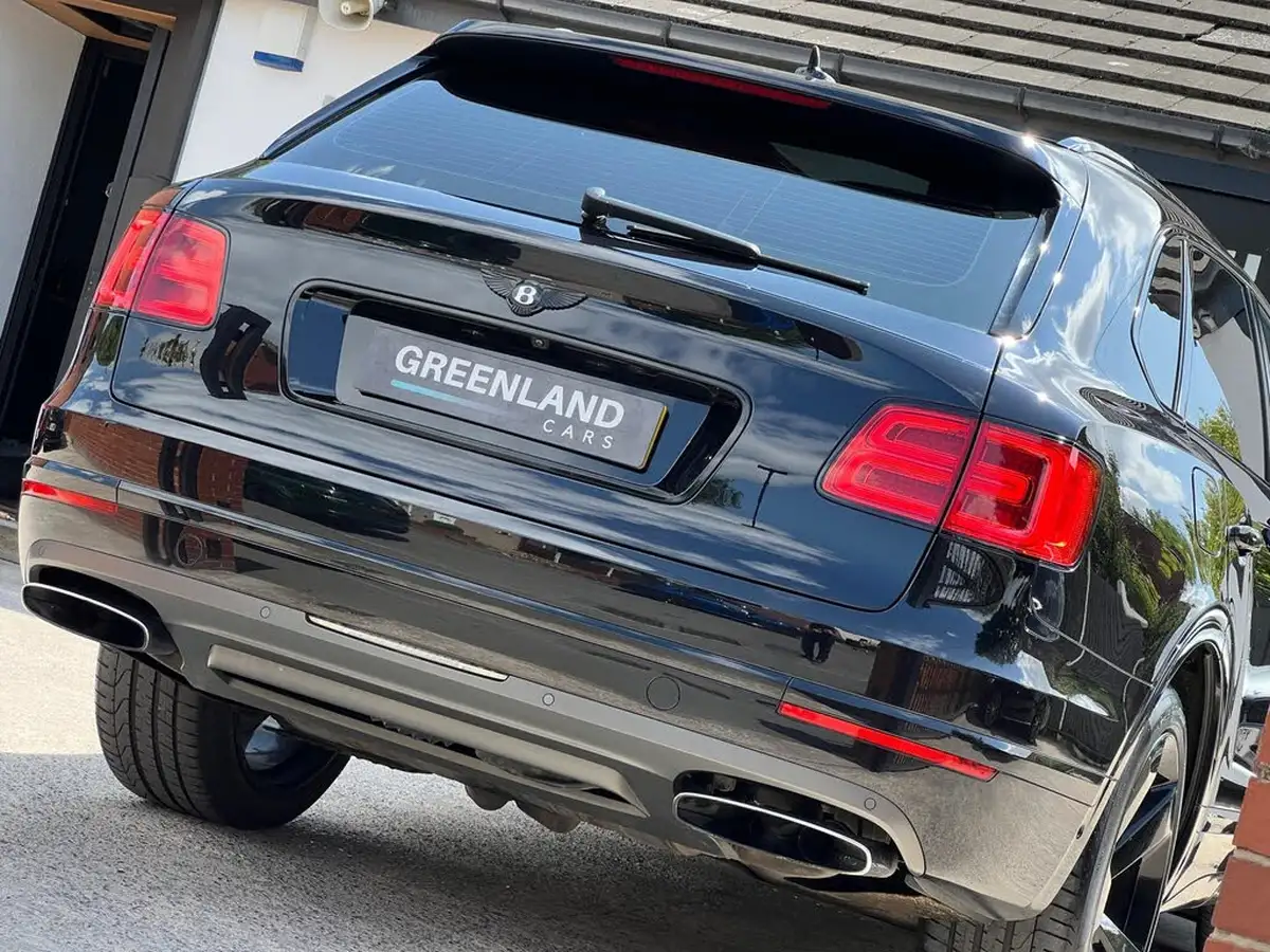 2017-bentley-bentayga-60-w12-big-55