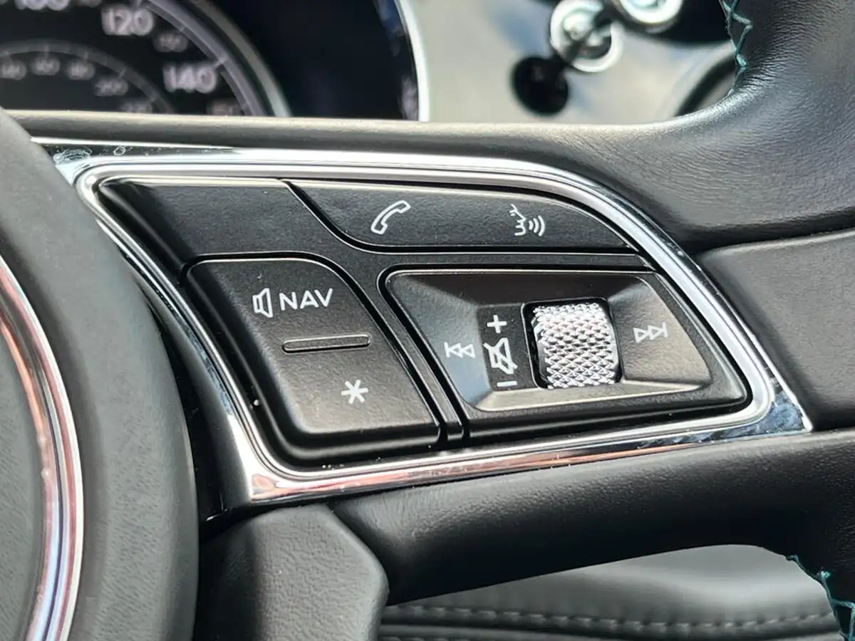 2017-bentley-bentayga-60-w12-big-31