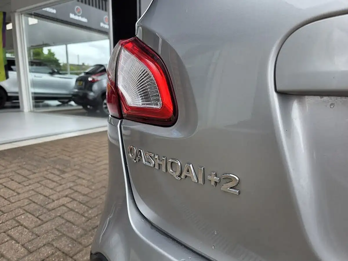 2013-nissan-qashqai2-15td-360-big-13