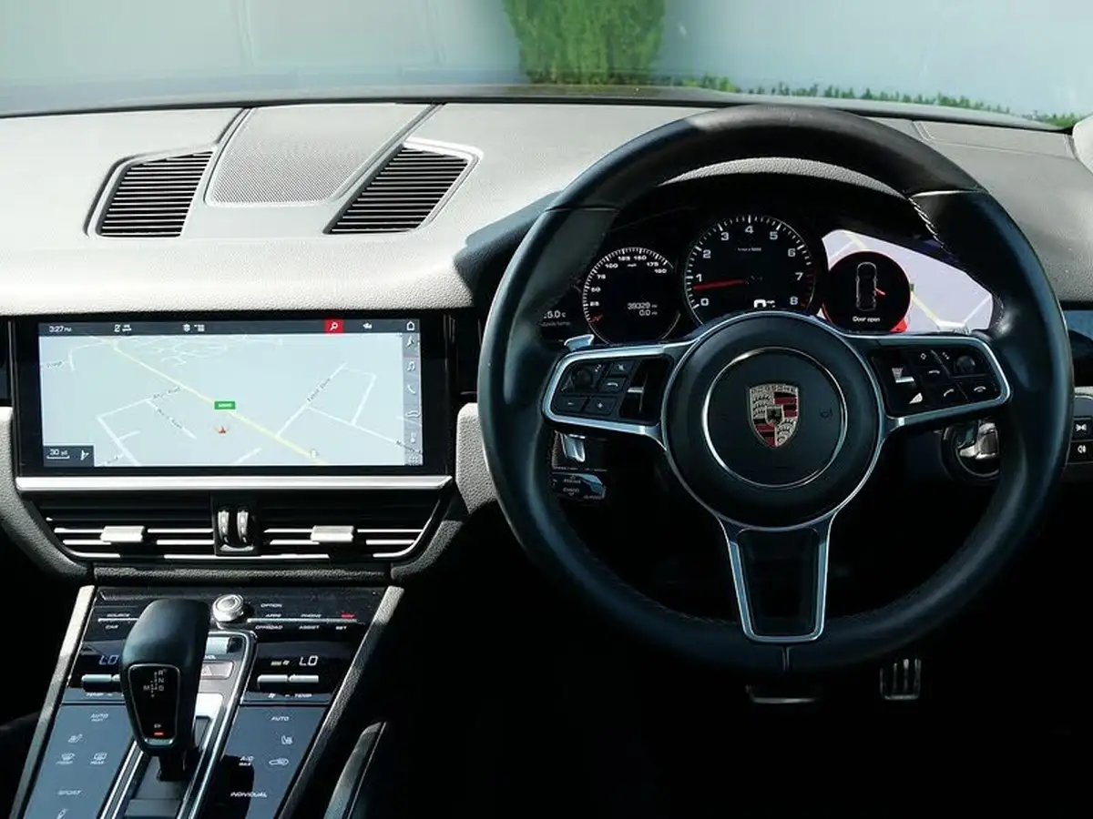 2019-porsche-cayenne-30-v6-s-big-15