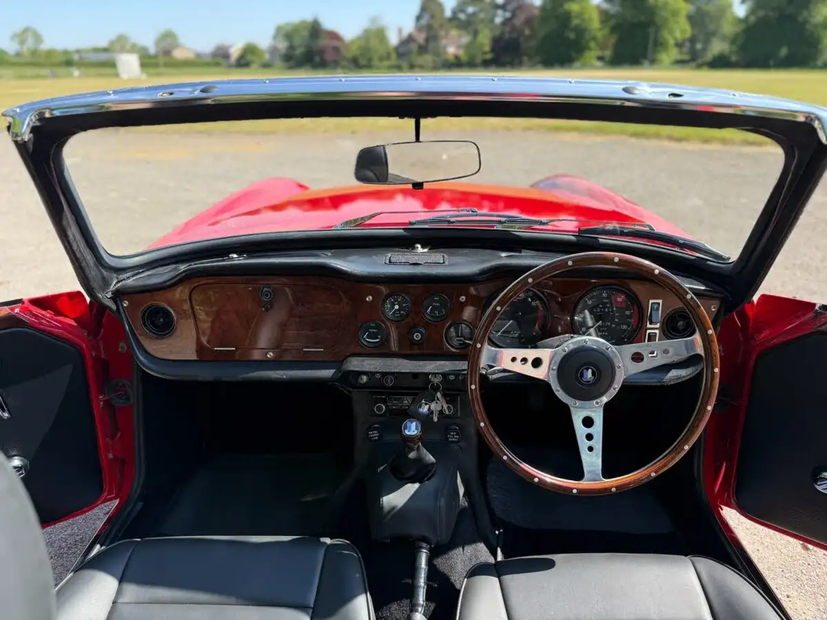 1971-triumph-tr6-convertible-big-28
