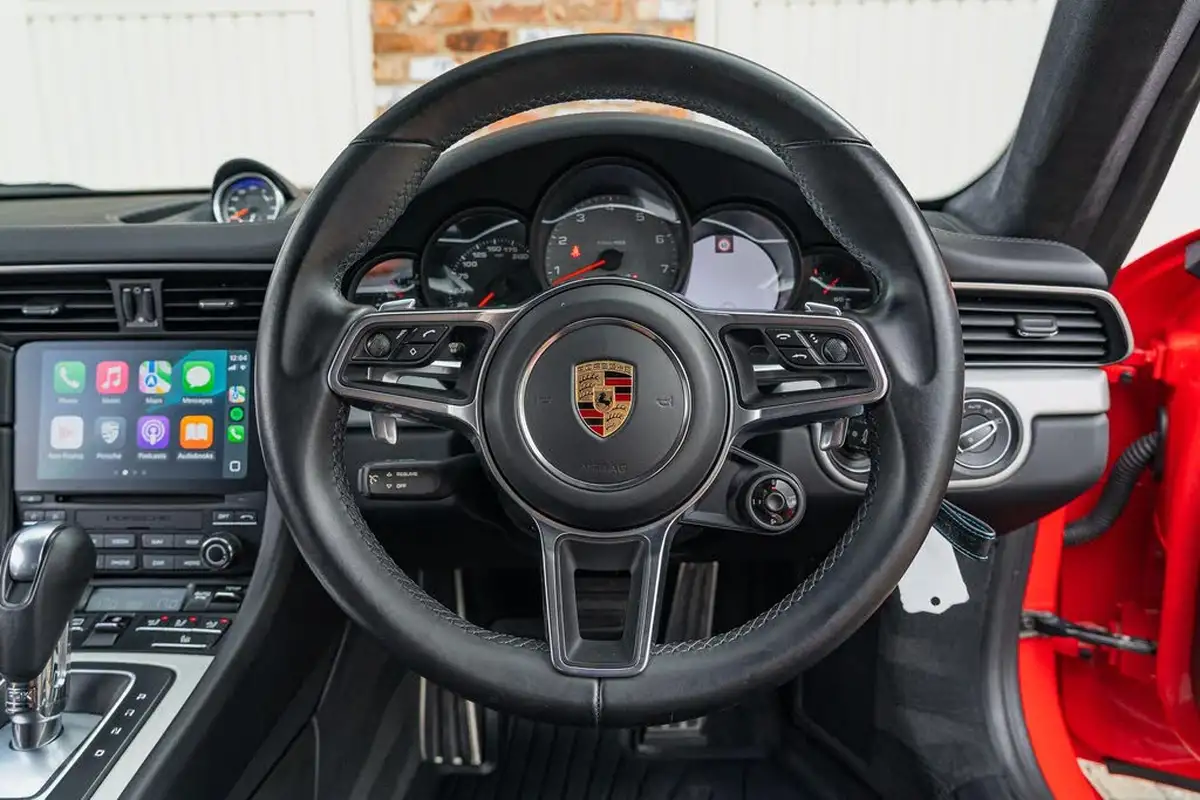 2016-porsche-911-30-carrera-s-coupe-pdk-big-37
