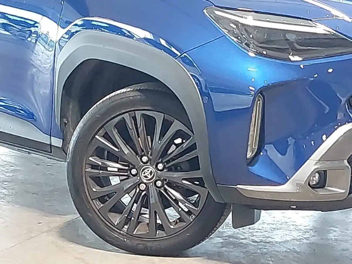 2022-toyota-yaris-cross-15-vvt-i-dynamic-big-8