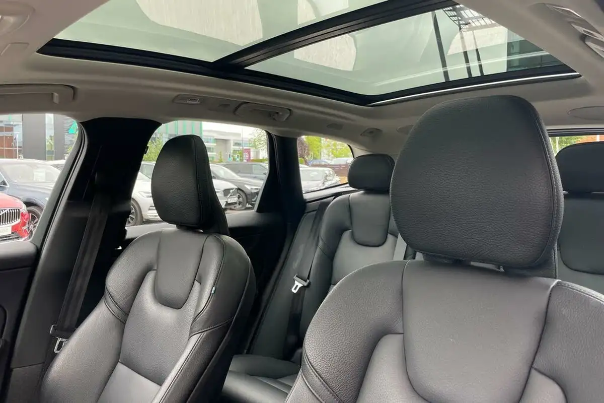 2023-volvo-xc60-20-b5-plus-big-27