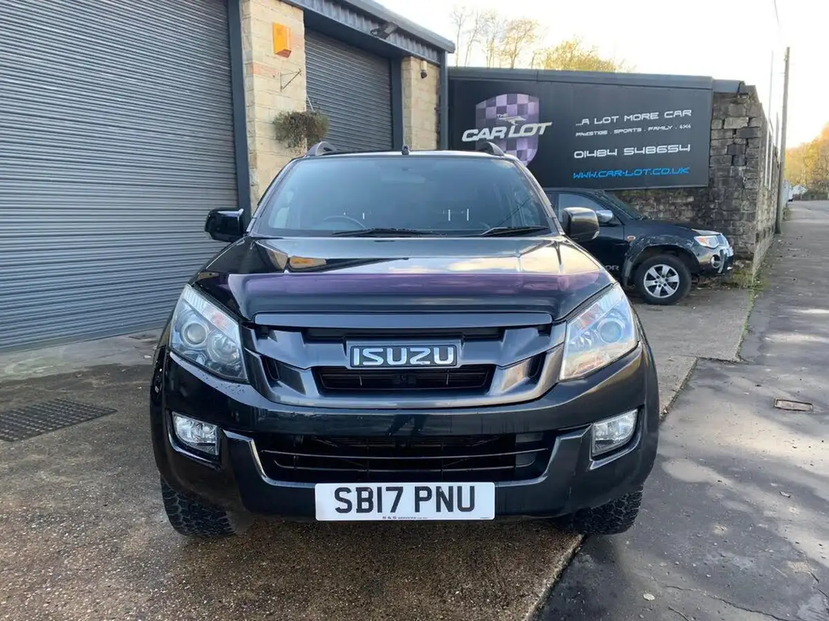 2017-isuzu-d-max-25td-venetian-red-blade-big-1